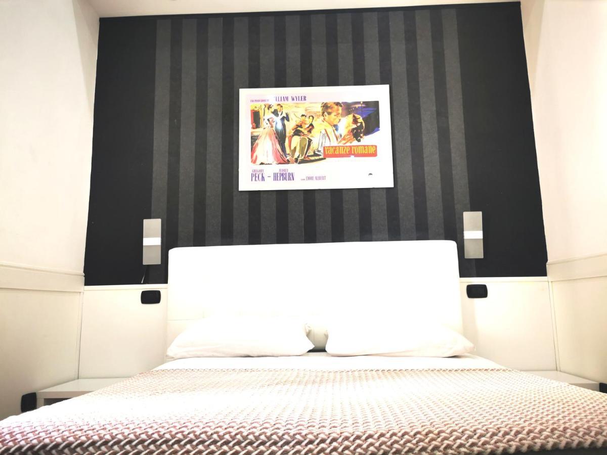ローマ Cinema House 2 Bed & Breakfast エクステリア 写真